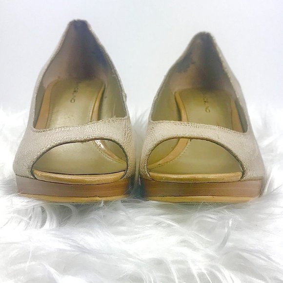 BANDOLINO Myhah Gold Metallic Peep Toe Heels, Sz 6 - Picture 4 of 8